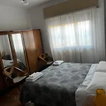 Nomad Bed & Breakfast *