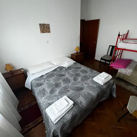 Nomad Bed and Breakfast *