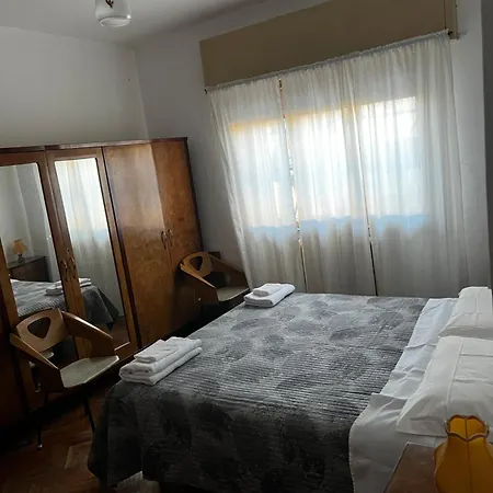 Nomad Bed & Breakfast *
